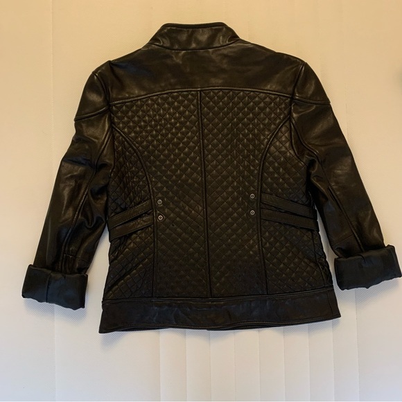 𖤐 REAL LEATHER DKNY JACKET 𖤐
— from old collection that is discontinued. - Picture 7 of 8